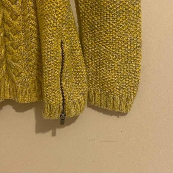 TALBOTS Merino Wool Blend Cable Knit Sweater Size S Gold/Yellow Zip Hemline - Picture 4 of 10